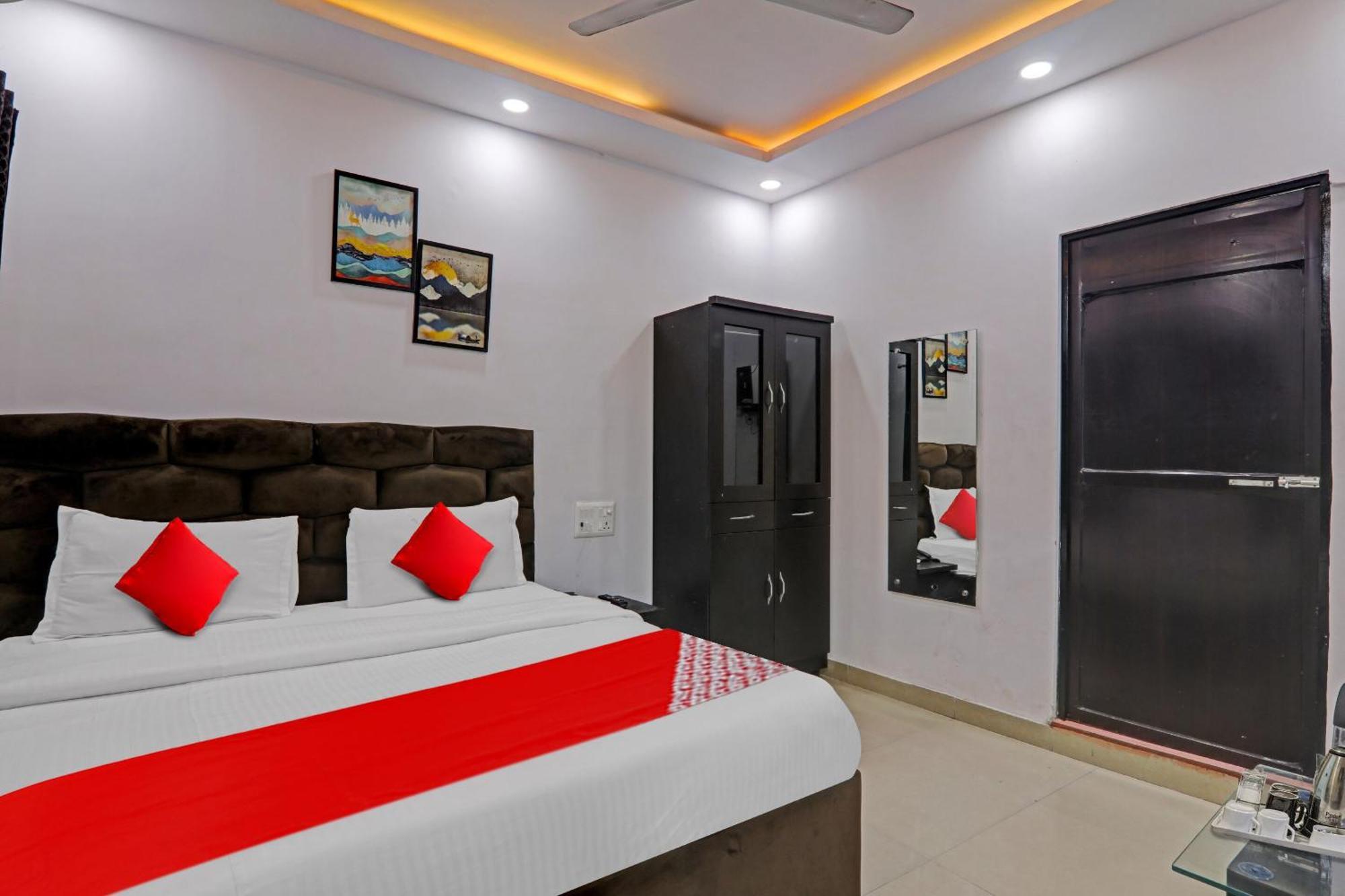 Hotel Oyo Flagship 81064 Chaudhary In Gorakhpur Exterior foto